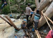 Hilang di Sungai Bah Tongguran, Pria 58 Tahun Diduga Hanyut, Jembatan Bambu Patah, Motor Masih Terparkir