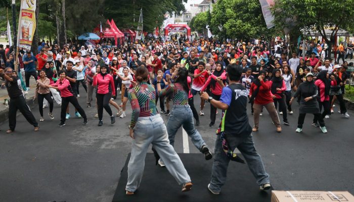 Ribuan Warga Siantar Padati Lapangan Adam Malik. CFD dan Senam Meriahkan HUT ke-80 Bhayangkara