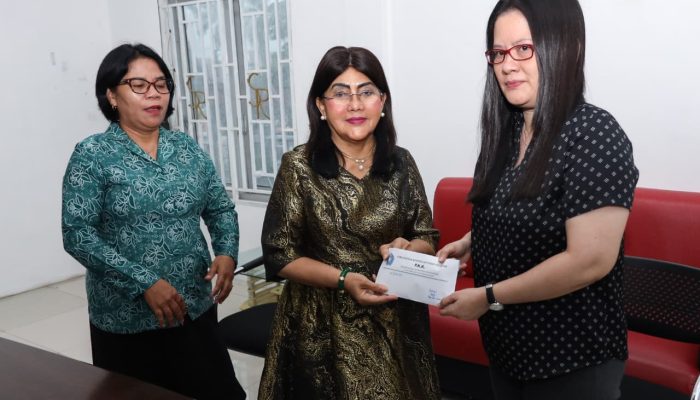 Empati ke Kader Korban Kebakaran. Ketua TP PKK Siantar Serahkan Tali Asih untuk Asima Sidabutar