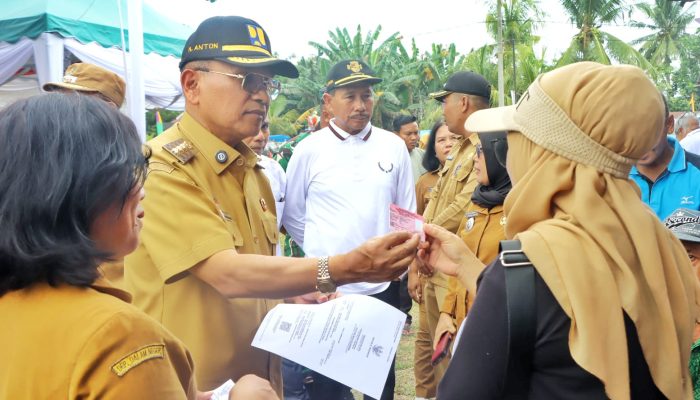 Pelayanan Turun ke Nagori. Bupati Anton Buka Akses Gratis di Bandar Masilam dan Janji Aspal 4 Titik Jalan