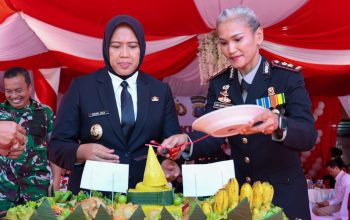 HUT Bhayangkara ke-80 di Pematangsiantar. Wawako Herlina Potong Kue, TNI-Polri Perkuat Soliditas