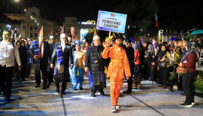 Pesona Simalungun dan Ragam Etnis Pematangsiantar “Basahi” Karnaval Budaya Nusantara di Medan