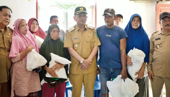 161 Rumah Rusak Akibat Puting Beliung di Pematang Bandar, Bupati Simalungun Tinjau Langsung dan Serahkan Bantuan
