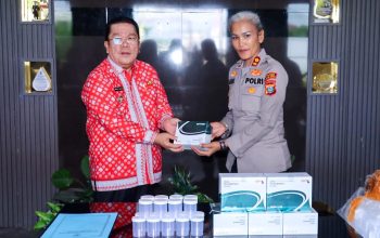 Dukung P4GN, Wali Kota Pematangsiantar Serahkan 1.000 Unit Alat Tes Urine ke Polres