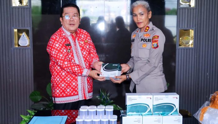 Dukung P4GN, Wali Kota Pematangsiantar Serahkan 1.000 Unit Alat Tes Urine ke Polres