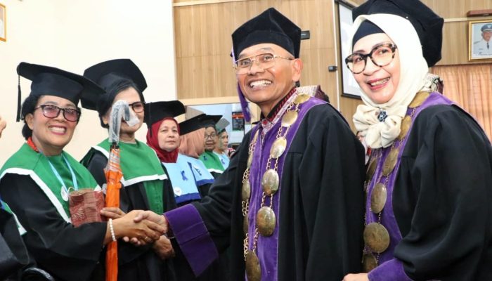 360 Lansia di Simalungun Diwisuda, Bupati: Semangat Belajar Tidak Dibatasi Usia