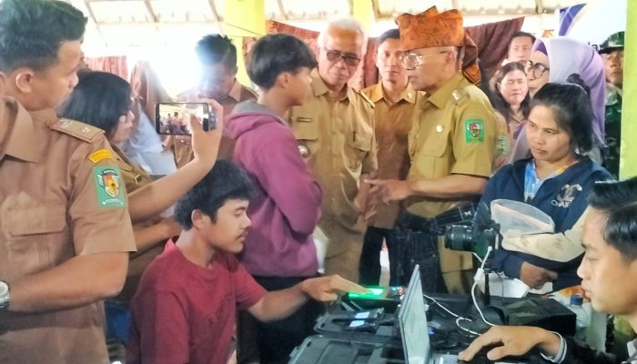 Bupati Anton Saragih Hadirkan Pelayanan Publik Terpadu di Nagori Cingkes, Warga Antusias