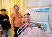 Sekda Pematangsiantar Jenguk Korban Longsor di RSUD dr Djasamen Saragih, Pemko Siapkan Hunian Sementara