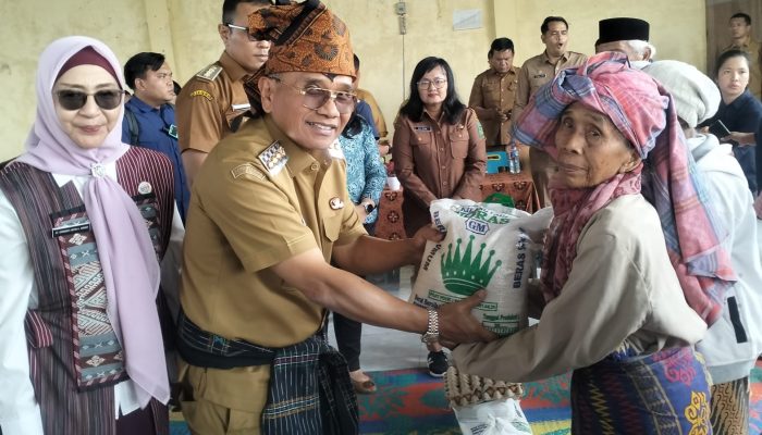 Bupati Anton Turun ke Purba Sinumbah, Gelar Pelayanan Publik Terpadu dan Umumkan Paket Pembangunan Silimakuta