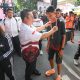 Wali Kota Wesly Serahkan Hadiah Pemenang Fun Run dan Pekan Olahraga Merah Putih di CFD Adam Malik