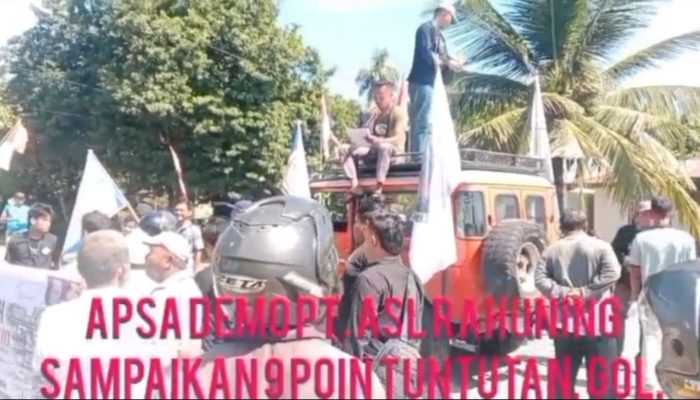 Puluhan Massa APSA Gelar Aksi di Depan PKS PT ASL Rahuning, Tuntut Hentikan Pembuangan Limbah ke Sungai Asahan