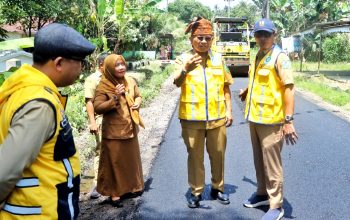 Bupati Anton Tinjau Rekonstruksi Jalan Gunung Maligas 5,6 Km, Warga Minta Bukti Bukan Janji