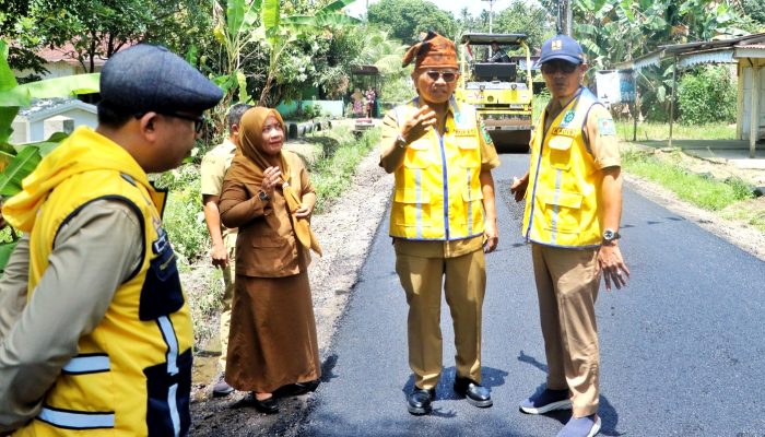 Bupati Anton Tinjau Rekonstruksi Jalan Gunung Maligas 5,6 Km, Warga Minta Bukti Bukan Janji