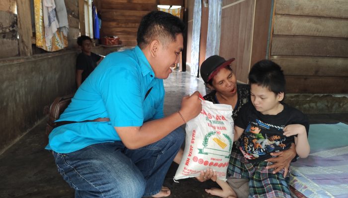 Reinhard Raji Manurung, Influencer Disabilitas dari Simalungun yang Turun dari Rumah ke Rumah Bantu Sesama