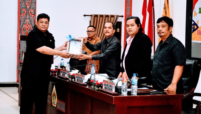 Bupati Vandiko Sampaikan P-KUA dan P-PPAS 2026, Pendapatan Samosir Diproyeksi Naik Rp71 Miliar