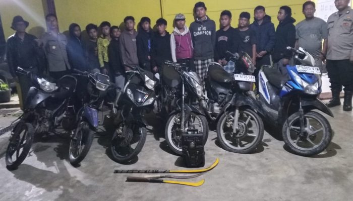 13 Pemuda Diamankan Beserta 3 Kelewang di Simpang Tanjung Purba