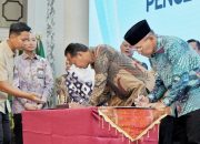 Bupati Simalungun Anton Achmad Saragih Tandatangani Komitmen Antikorupsi Bersama Gubernur Sumut dan KPK