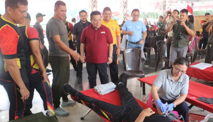 Wali Kota Wesly Apresiasi Bakti Sosial Kesehatan HUT ke-81 TNI di Lapangan Adam Malik