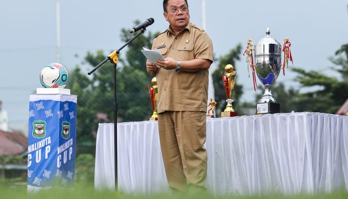 Wali Kota Wesly Kick Off Piala Wali Kota 2026, 16 Tim Pelajar Adu Gengsi di Lapangan Farel Pasaribu