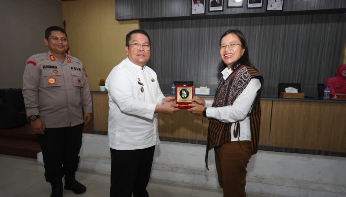 Wali Kota Wesly Silalahi Buka Edukasi Pasar Modal untuk PNS Muda, UMKM, PKK dan Bhayangkari