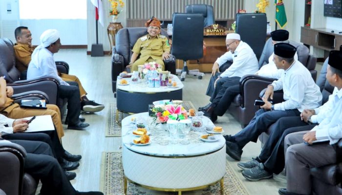 Perkuat Sinergi Ulama-Umara, Bupati Simalungun Anton Saragih Terima Silaturahmi Pengurus MUI
