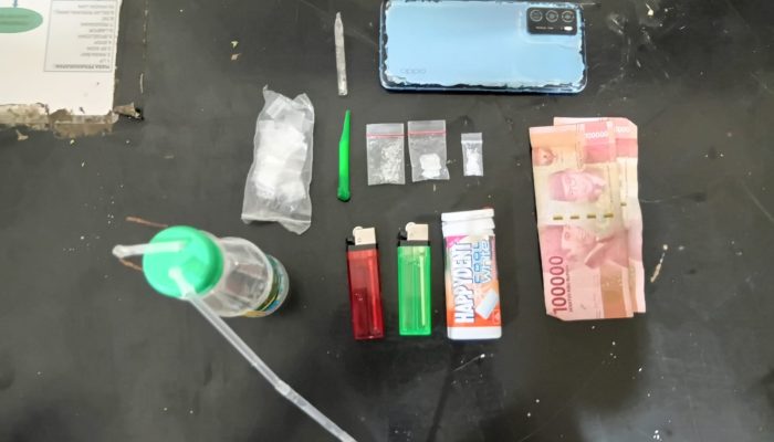 Gerebek Bekas Kedai di Pematang Bandar, Polisi Tangkap 6 Pria, 1,82 Gram Sabu Disita. 