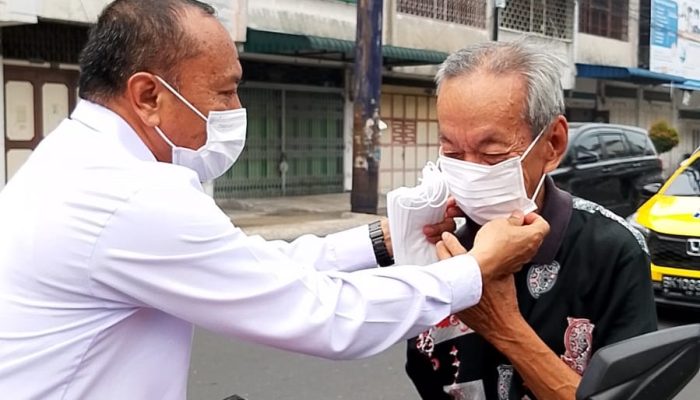 Dampak Karhutla Mulai Terasa, Dinkes Pematangsiantar Bagi Masker Gratis