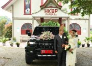 Bupati Samosir Vandiko Gultom Gratiskan Mobil Dinas BB 1 C Jadi Mobil Pengantin Warga